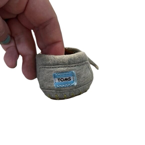 Toms Gray Soft Soled Embroidered Sun Shoes Infant Size 3 - Picture 4 of 5